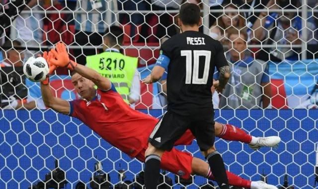  波鸿年轻门将神勇发挥，多次扑救保住平局  