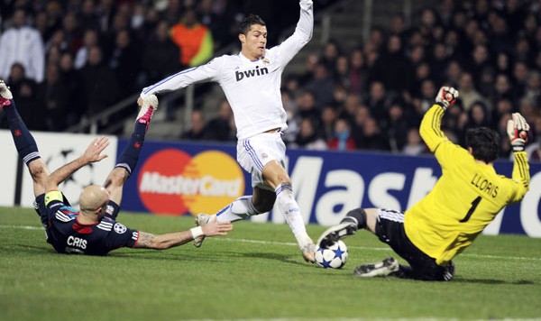  科隆丁斯基双响炮发威，助球队客场全身而退拿一分