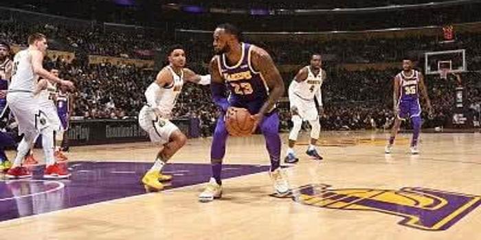  詹姆斯总得分超乔丹，湖人加时险胜掘金