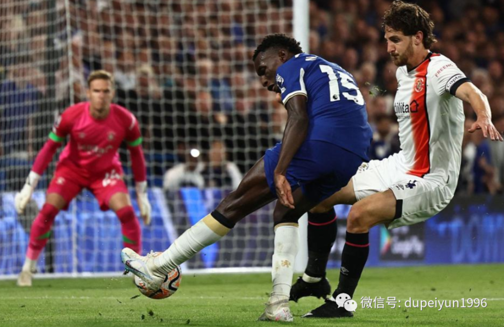  埃弗顿门将神勇发挥，太妃糖客场爆冷平利物浦