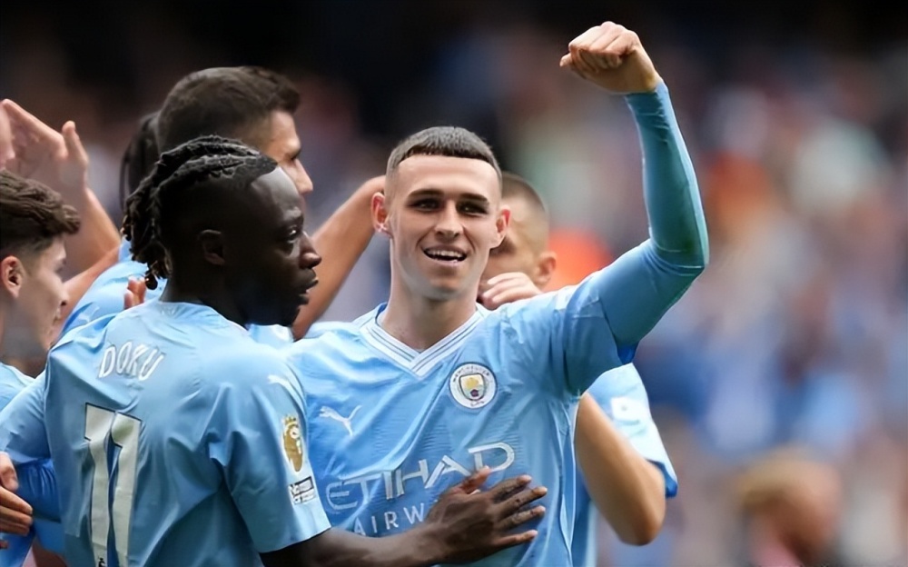  哈兰德帽子戏法带领曼城横扫狼队防线