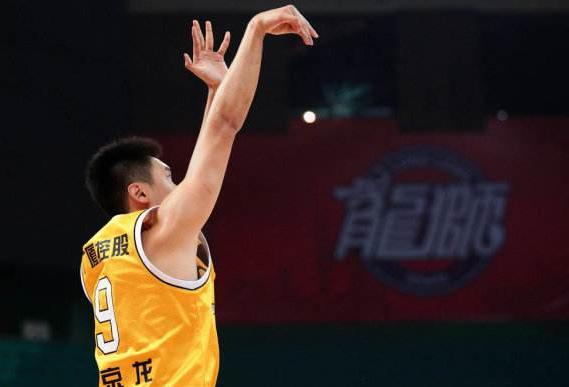  马赛锋线发威,客场三球大胜稳居次席  