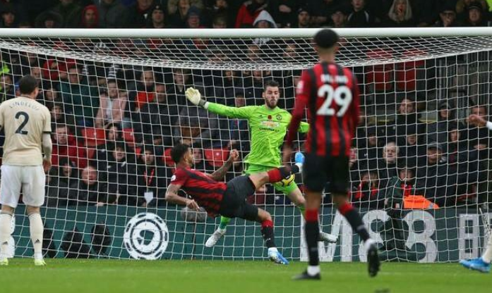  伯恩茅斯年轻门将神扑救主，樱桃军团客场抢分成功